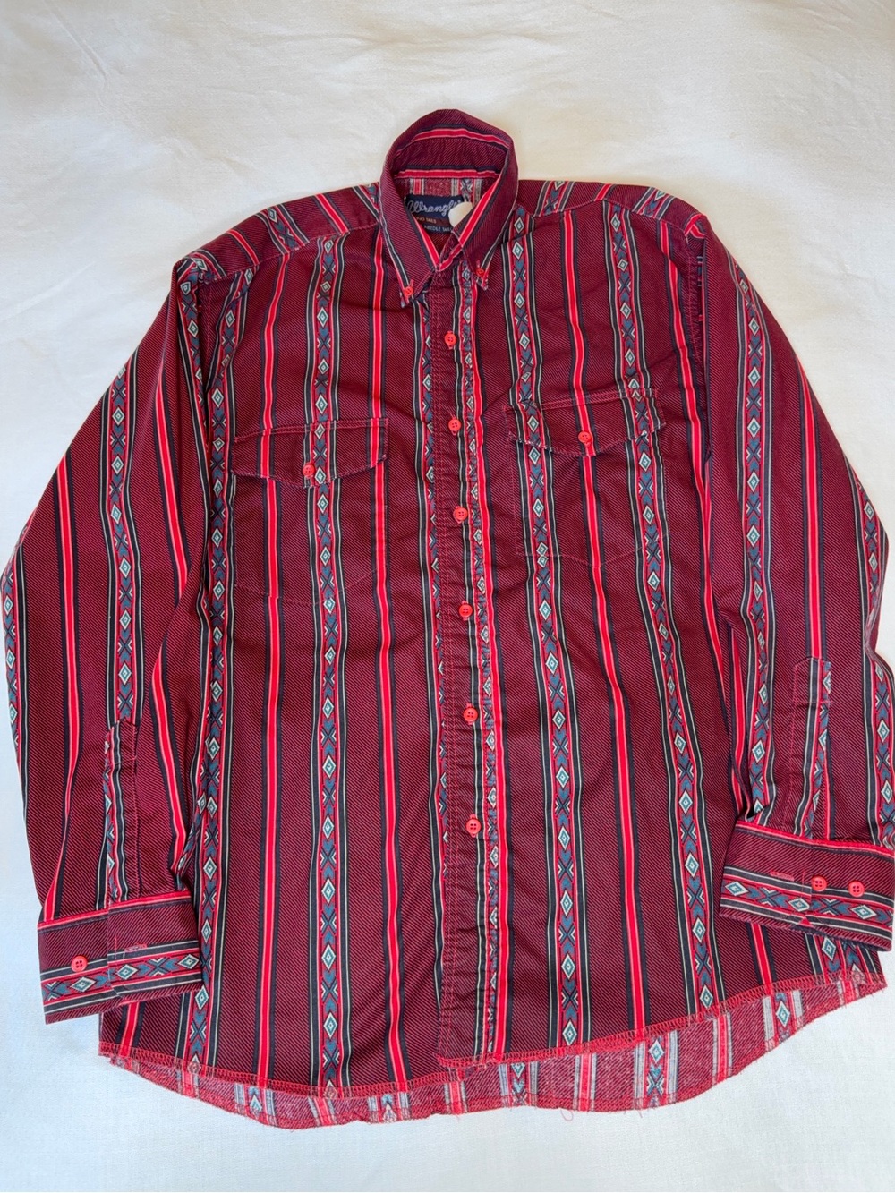 Vintage wrangler brushpopper western Aztec shirt 16 1/2 or large X-long Tails